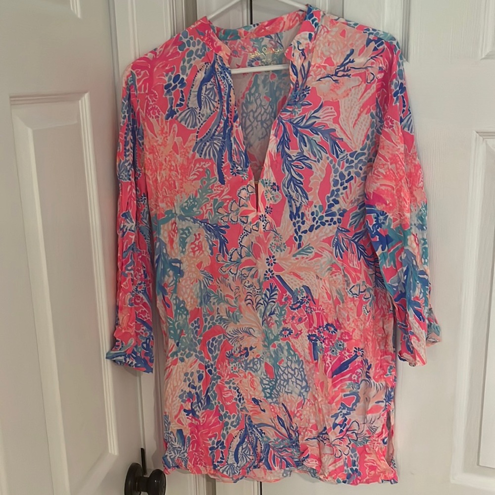 Lilly Pulitzer coverup size Small. Excellent condition.